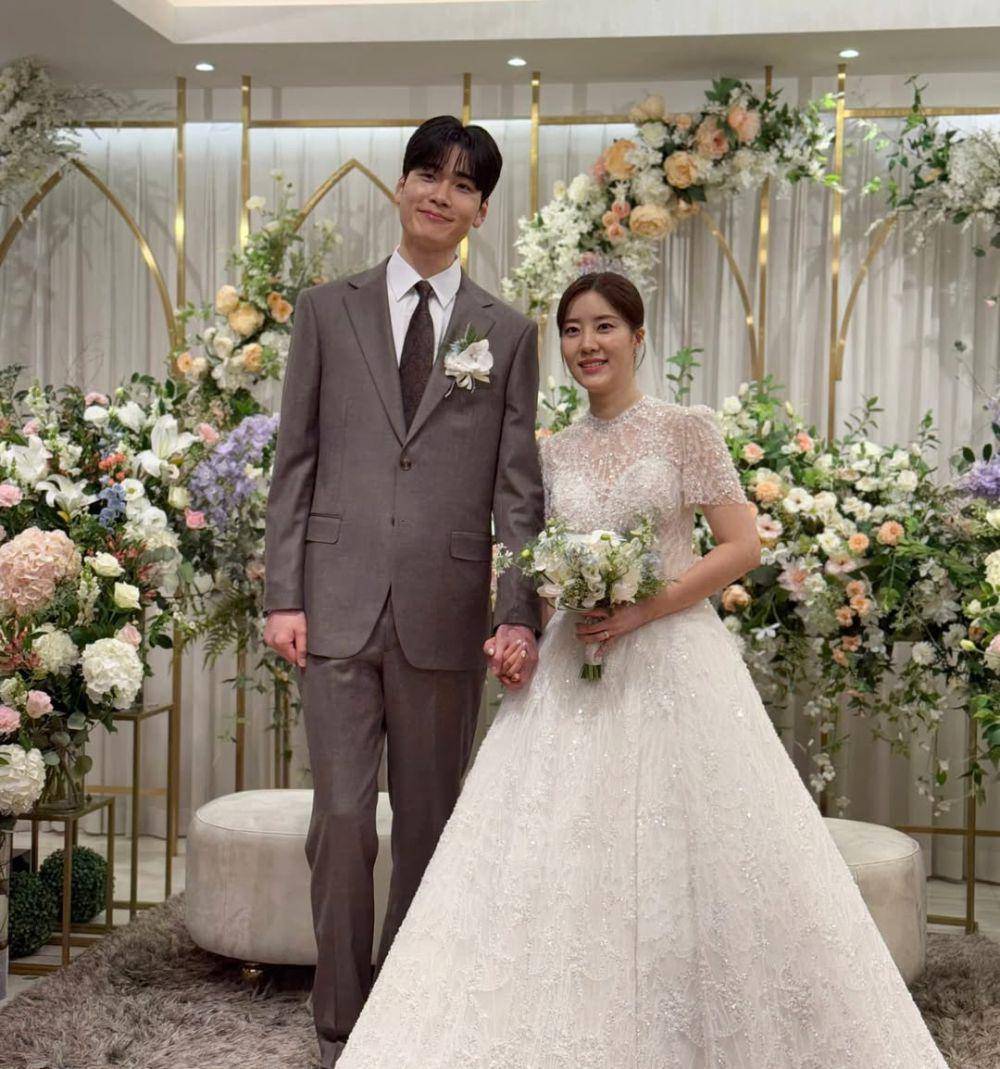 potret pernikahan Noeul eks Rainbow (instagram.com/noh.eul_89)