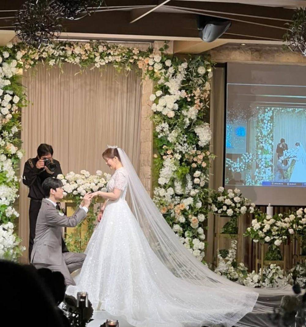 potret pernikahan Noeul eks Rainbow (instagram.com/noh.eul_89)
