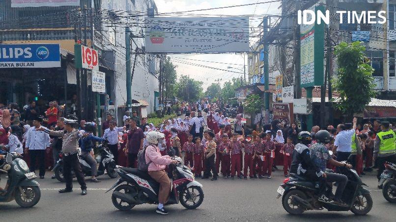 Siswa Kecewa Tak Sempat Ketemu Langsung Presiden Prabowo di Palembang