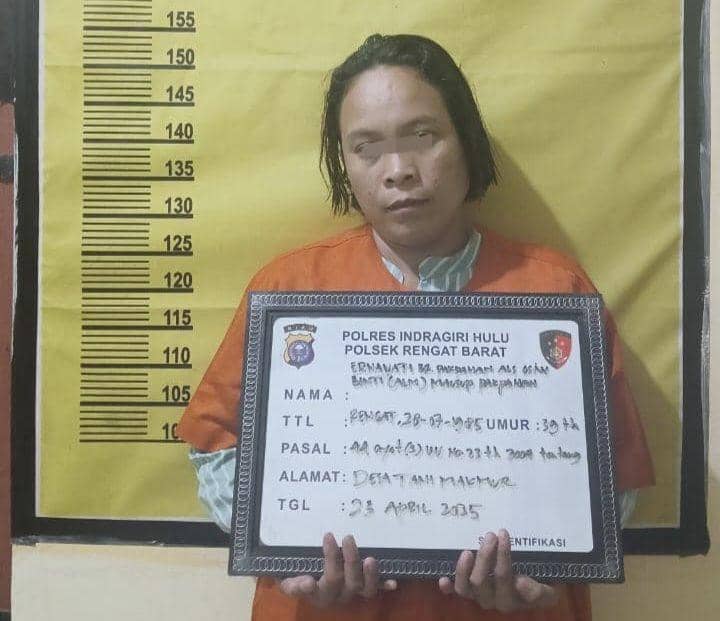 Ini wajah pelaku yang menganiaya suaminya hingga meninggal dunia (IDN Times/ dok Polres Inhu)