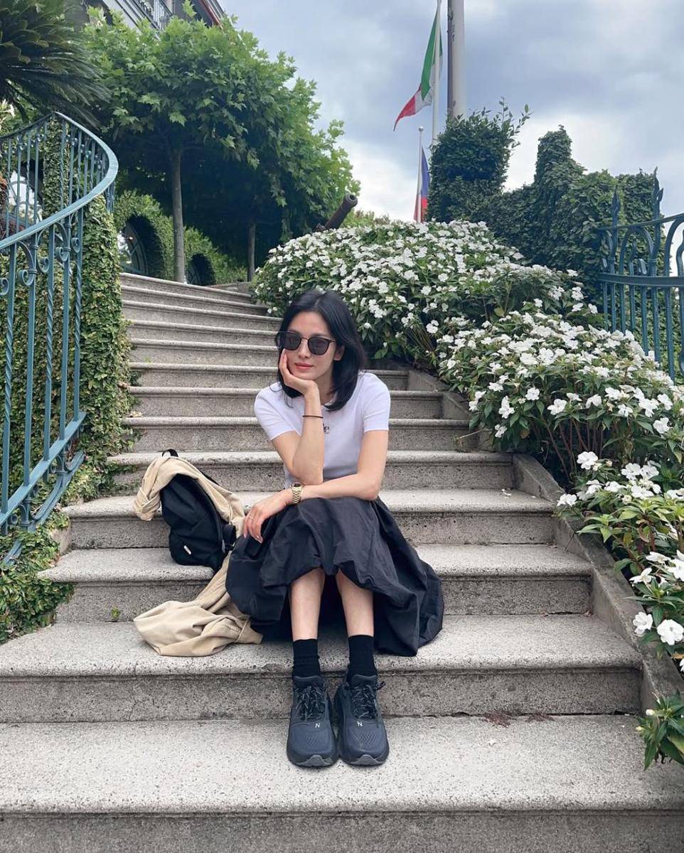 ide outfit hangout keren ala Song Hye Kyo (instagram.com/kyo1122)