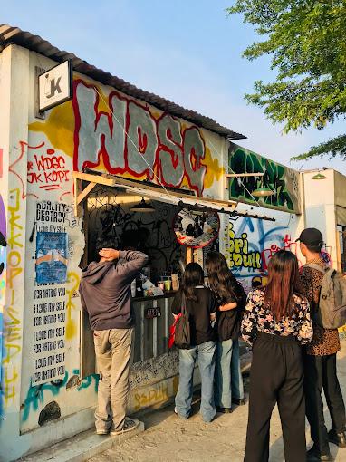 Jejak Kita Kopi Seduh, Street Coffee Nyeni di Selokan Mataram Jogja