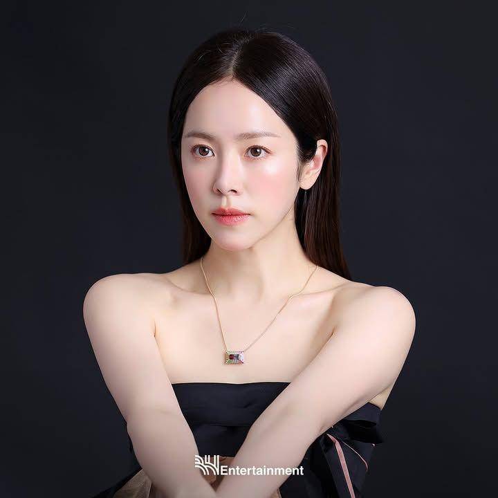 inspirasi makeup Han Ji Min (instagram.com/roma.emo)