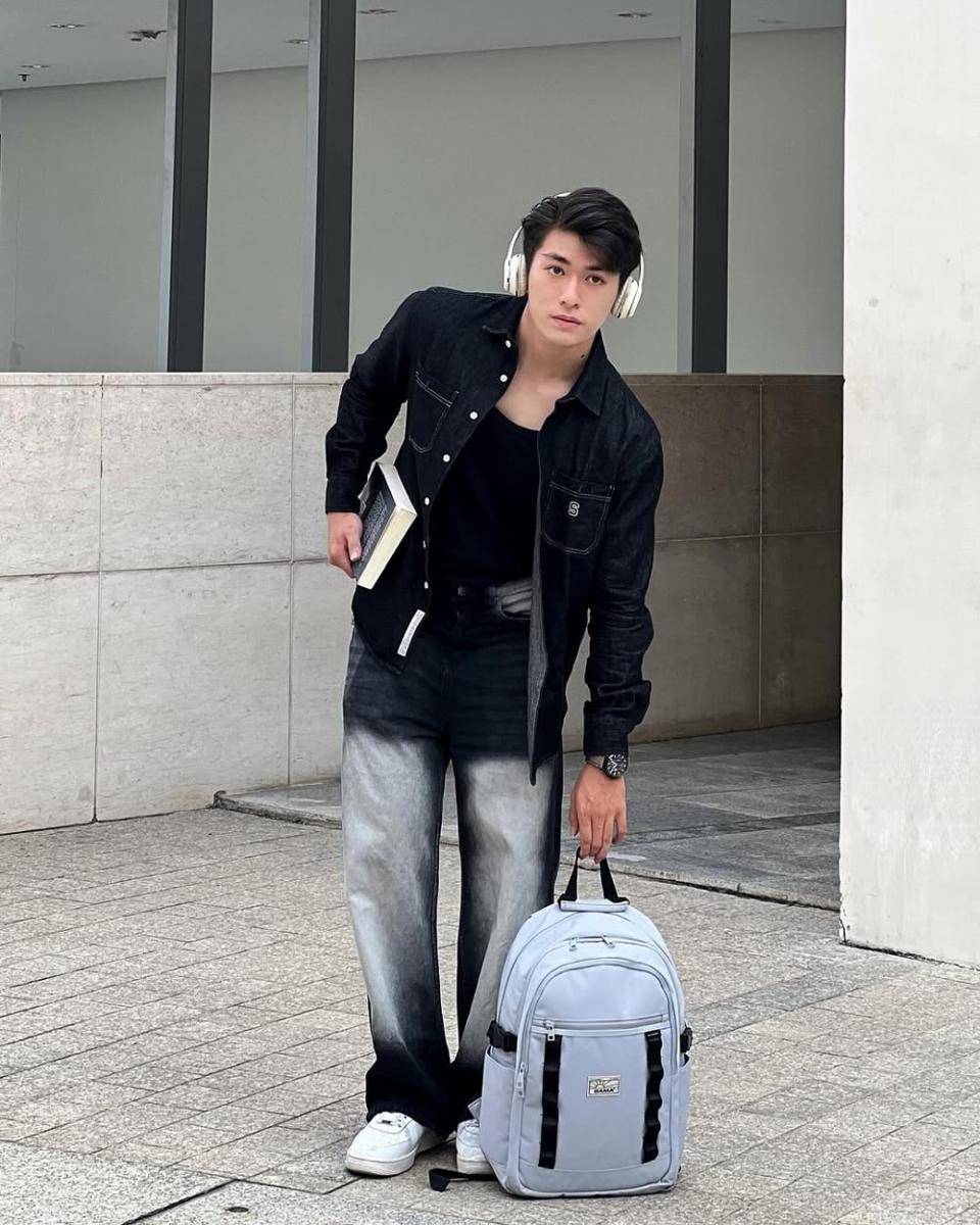 OOTD cowok pakai backpack (instagram.com/minhtan.thtr)