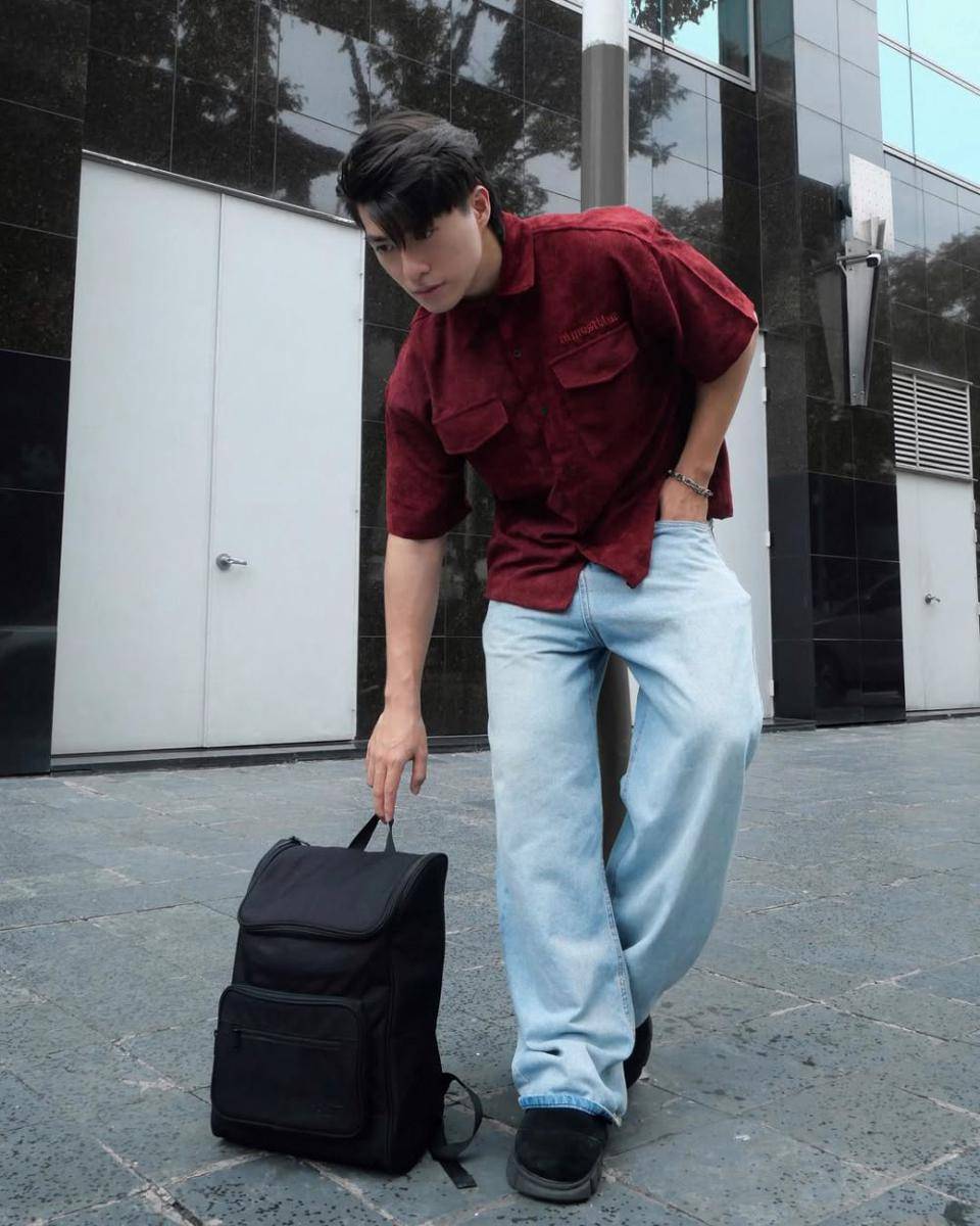 OOTD cowok pakai backpack (instagram.com/minhtan.thtr)
