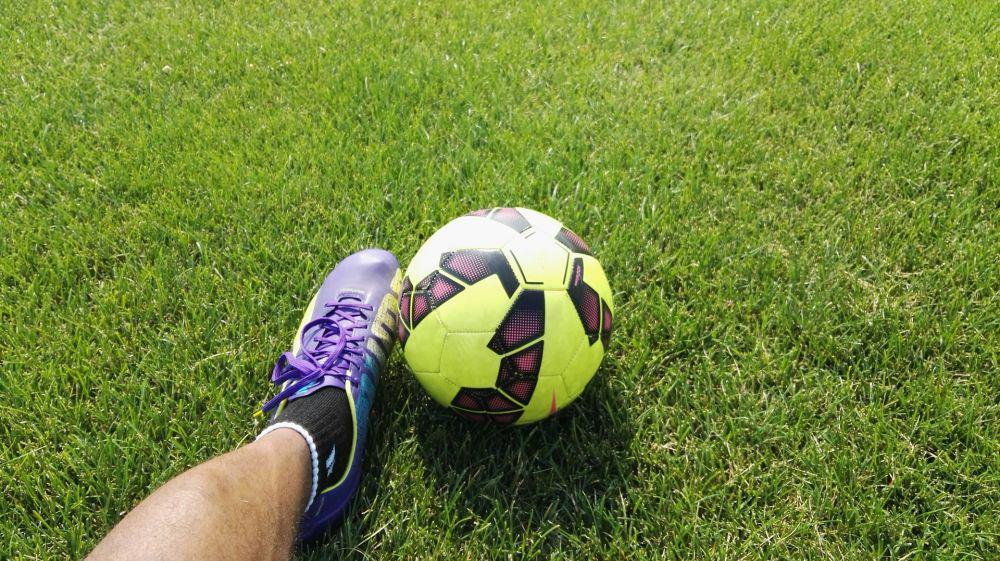 ilustrasi sepak bola (unsplash.com/frantzou)