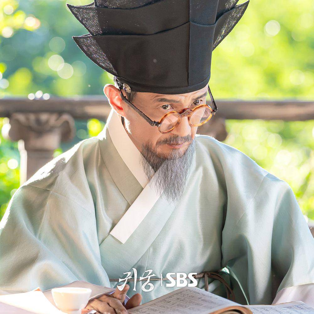 Ahn Nae Sang di The Haunted Palace (dok. SBS/The Haunted Palace)
