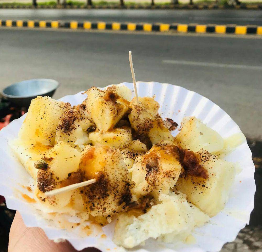 shakarkandi chaat (instagram.com/eatinvibin)