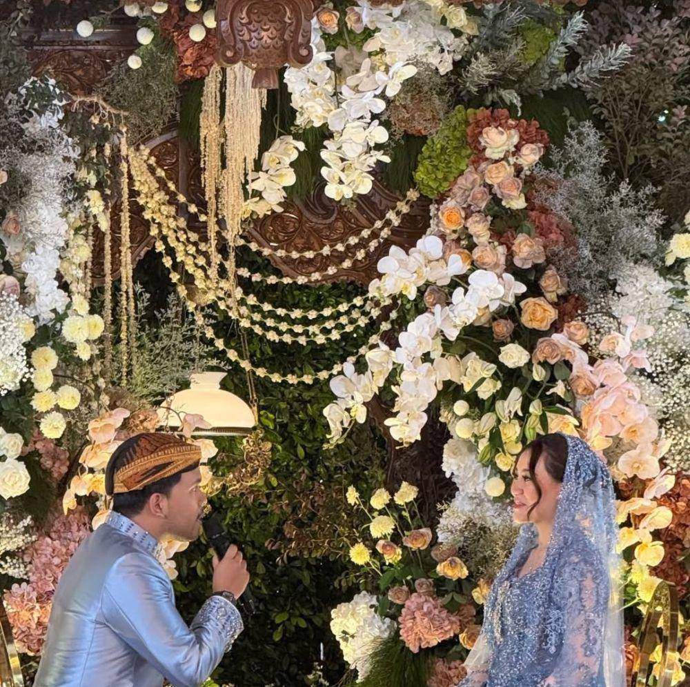 Mitoni Aaliyah Massaid dan Thariq Halilintar. (Instagram.com/alyssadaguise)