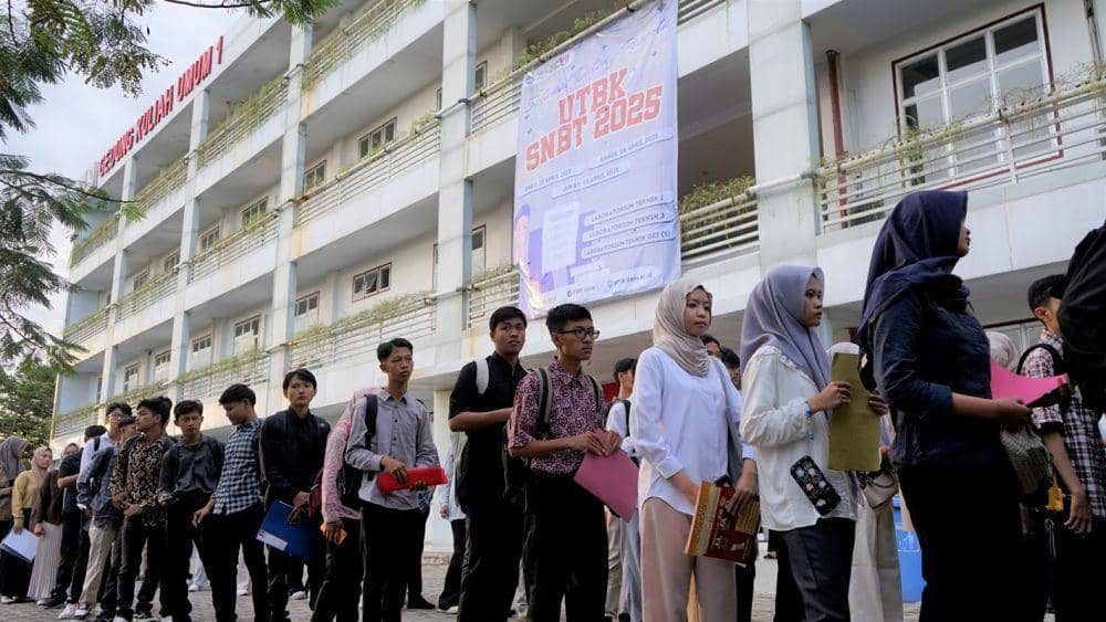 Ilustrasi melakukan survei lokasi UTBK