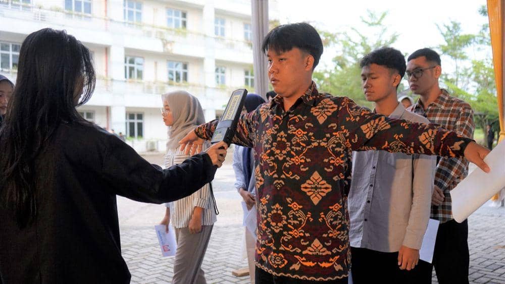 Ilustrasi pengecekan saat melaksanakan UTBK