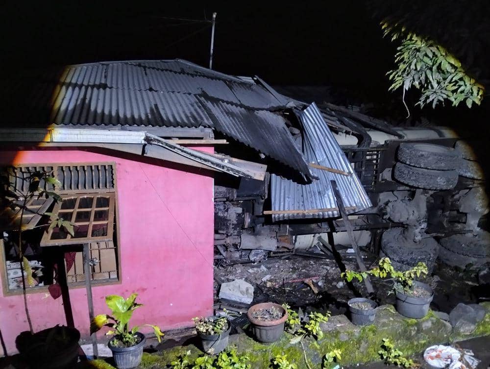 Rumah Ditabrak Truk di Padang, 2 Balita Tewas saat Tidur