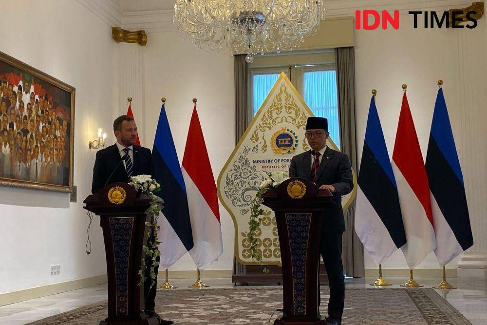 Menlu Sugiono lakukan pertemuan bilateral dengan Menlu Estonia Margus Tsahkna di Gedung Pancasila, Kementerian Luar Negeri RI, Jakarta. (IDN Times/Marcheilla Ariesta)