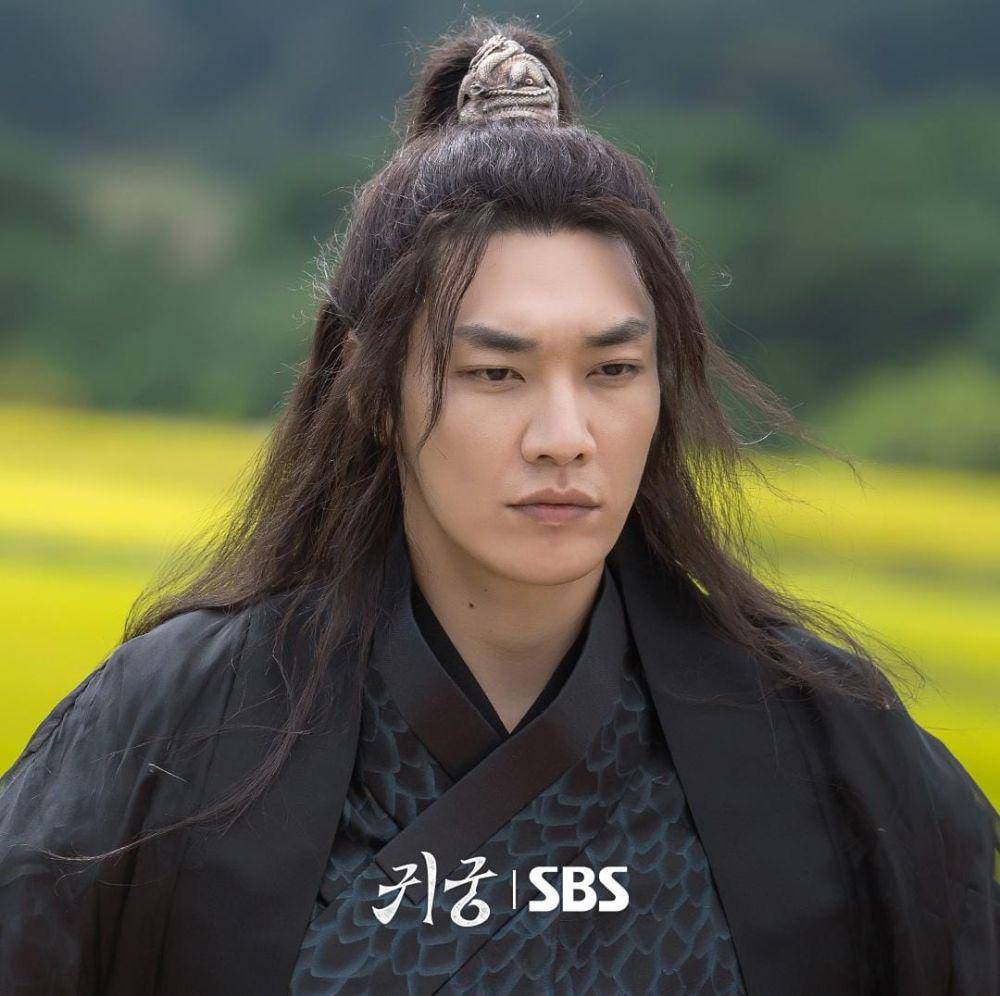 Kim Young Kwang di drama The Haunted Palace (instagram.com/sbsdrama.official)
