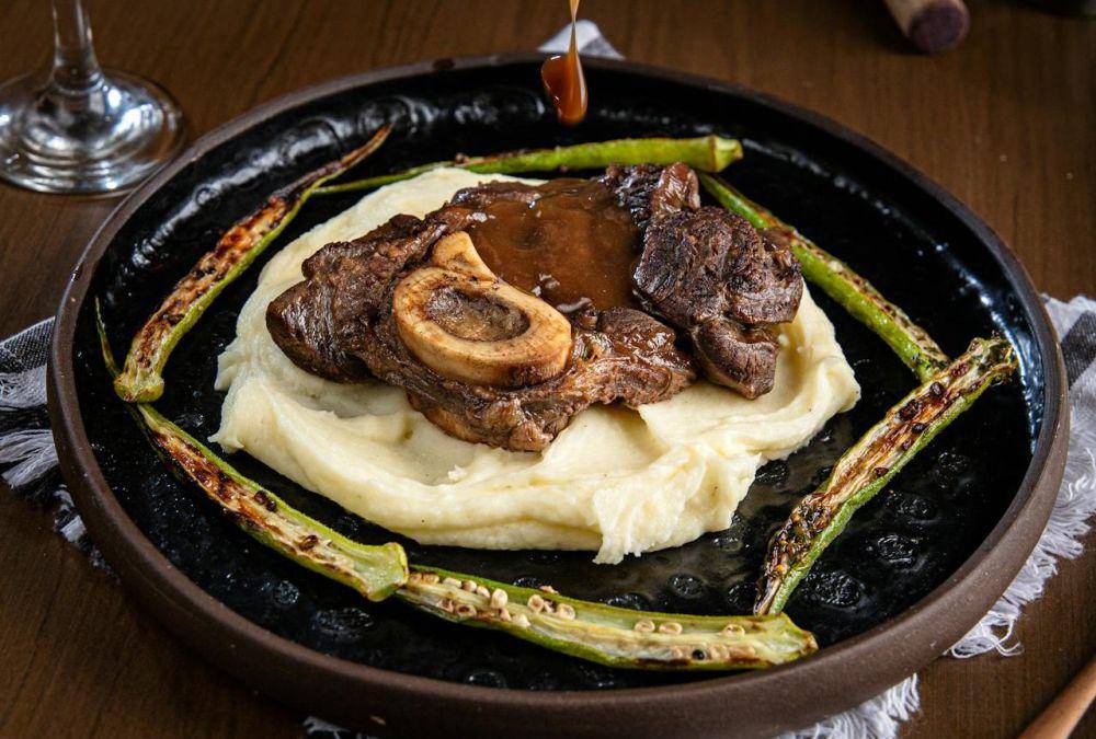 ilustrasi osso buco dengan gremolata (pexels.com/Eduardo Krajan)