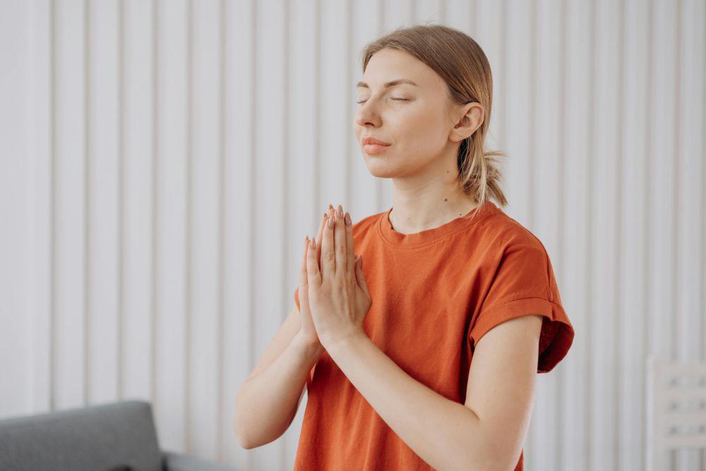 5 Spot Meditasi di Rumah Tenangkan Jiwa Introvert, Wajib Coba!