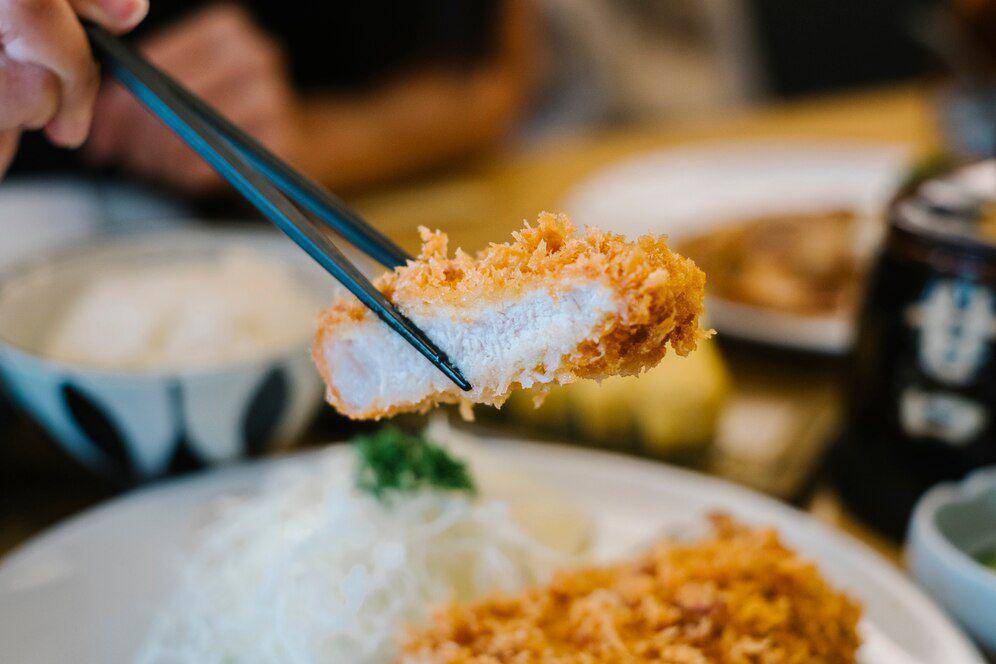 Ayam katsu ala anak kos (freepik.com/jcomp)