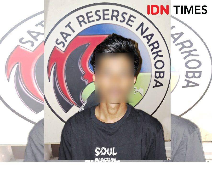 Tersangka YW ketika diamankan di Polres PPU (IDN Times/Ervan)