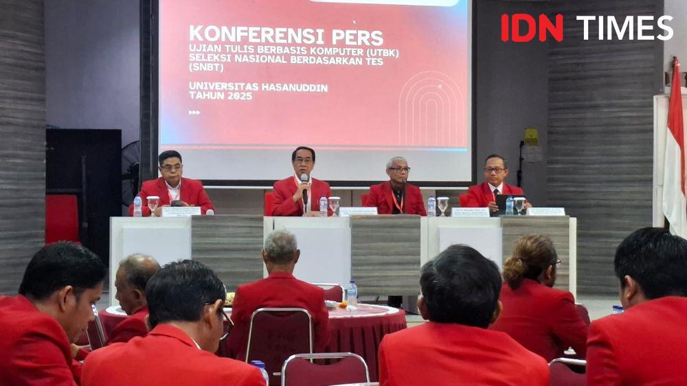 Rektor Unhas Prof. Jamaluddin Jompa, saat jumpa pers terkait UTB-SNBT 2025, Rabu (2342025). IDN TimesDarsil Yahya