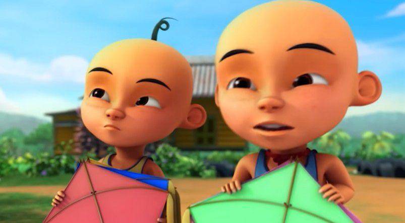 Upin dan Ipin bermain layang-layang (youtube.com/@lescopaque)