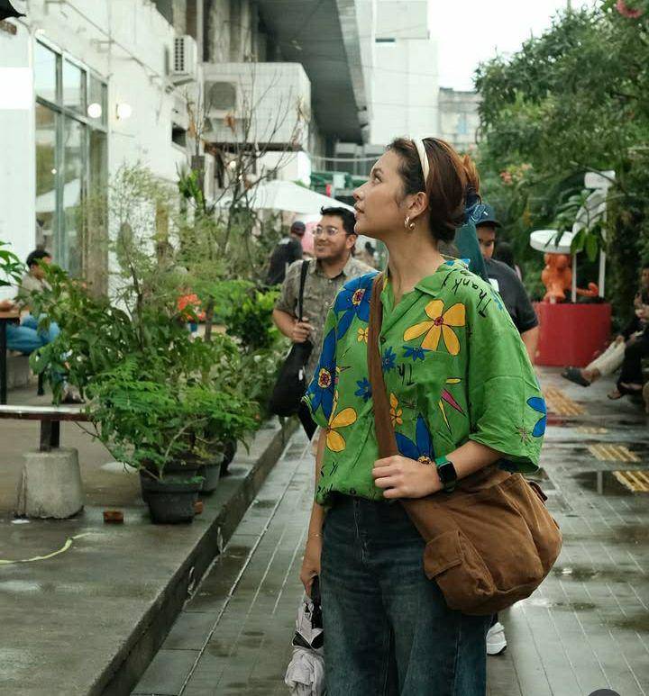 potret Indah Permatasari belanja di Blok M (instagram.com/indahpermatas)