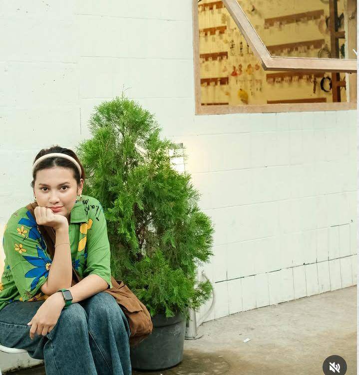potret Indah Permatasari belanja di Blok M (instagram.com/indahpermatas)