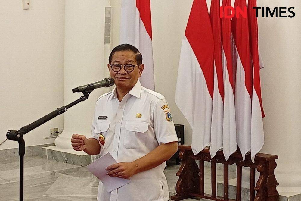 Gubernur Jakarta Pramono Anung di Balai Kota, Rabu (23/4/2025). (IDN Times/Dini Suciatiningrum)