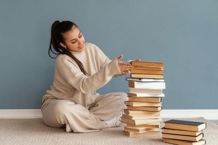 5 Tips Menata Buku Meski Tak Punya Rak, Anak Kos Wajib Tahu