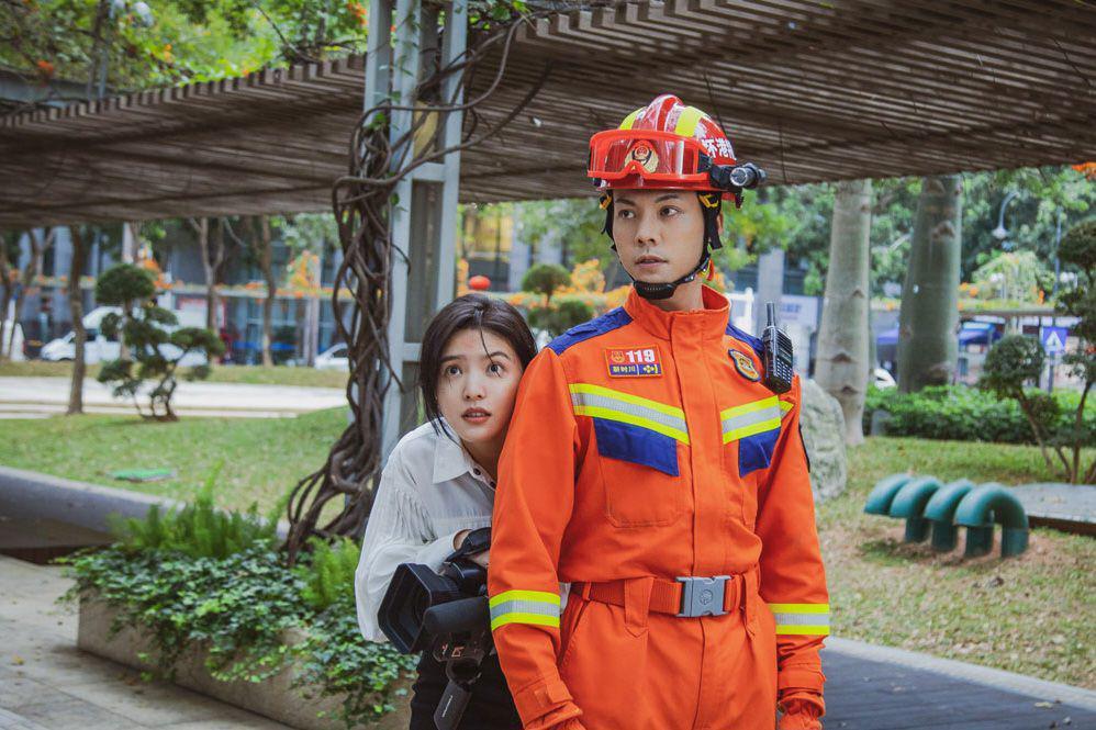 Sinopsis Drama China A Date with the Future, Ada Zhang Ruo Nan