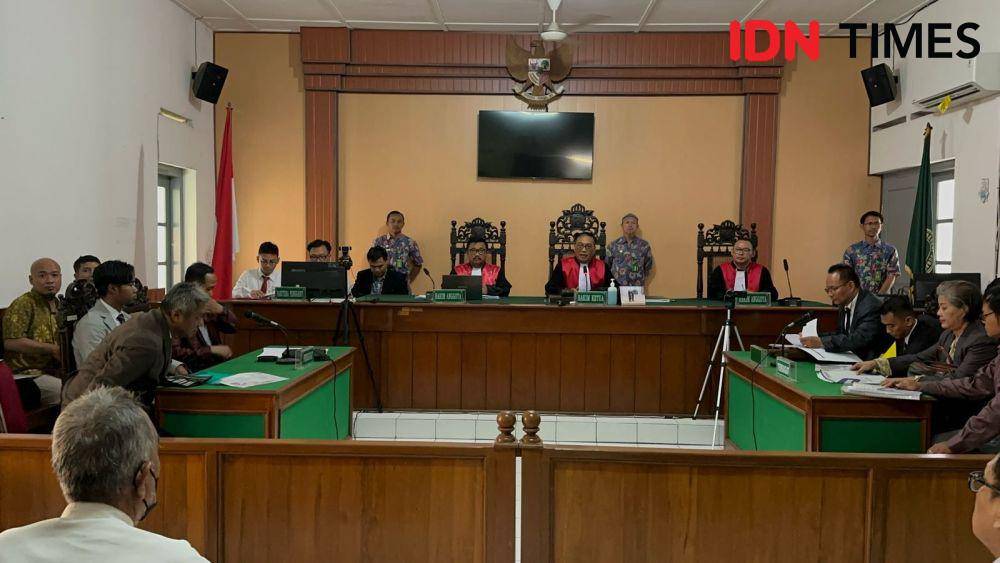 Sidang gugatan Wanprestasi mobil Esemka di PN Surakarta. (IDN Times/Larasati Rey)