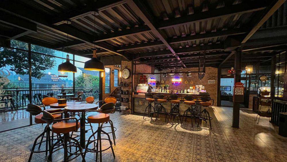Edensor Hills Cafe (https://edensorhills.com/)