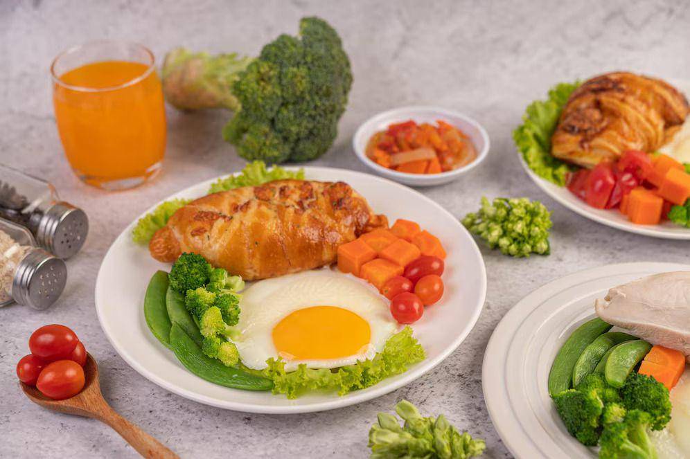 ilustrasi aneka makanan sehat (freepik.com/EyeEm)