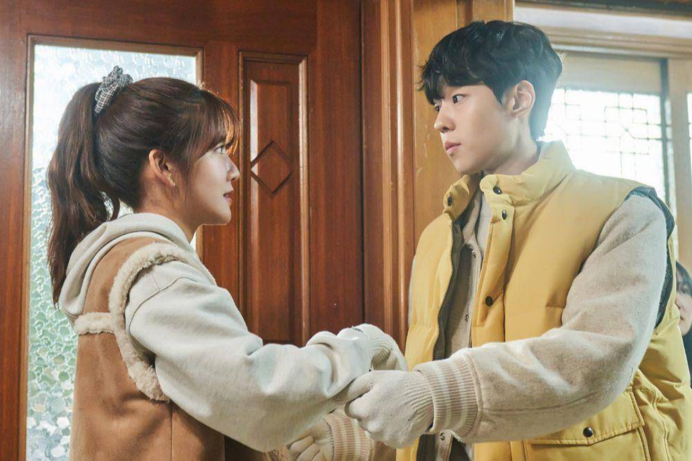 still cut drama The Divorce Insurance (instagram.com/tvn_drama)