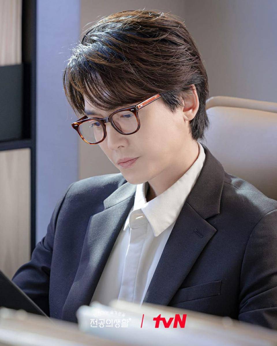 Jung Kyung Ho di Resident Playbook (dok. tvN/Resident Playbook)
