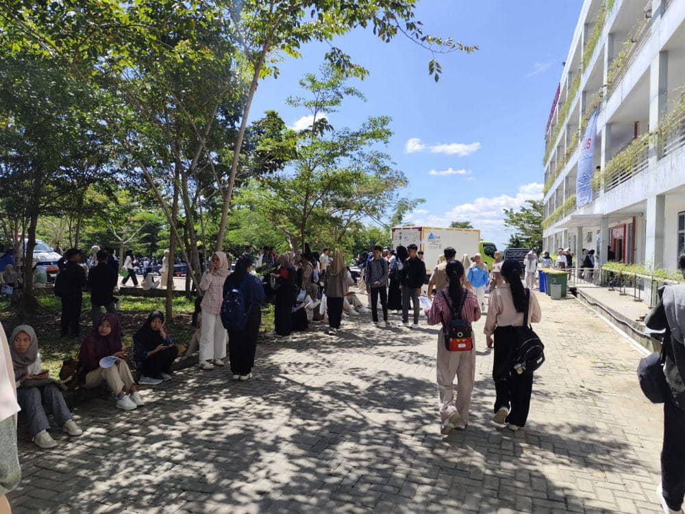 Peserta UTBK yang berada di ITERA. (IDN Times/Muhaimin)