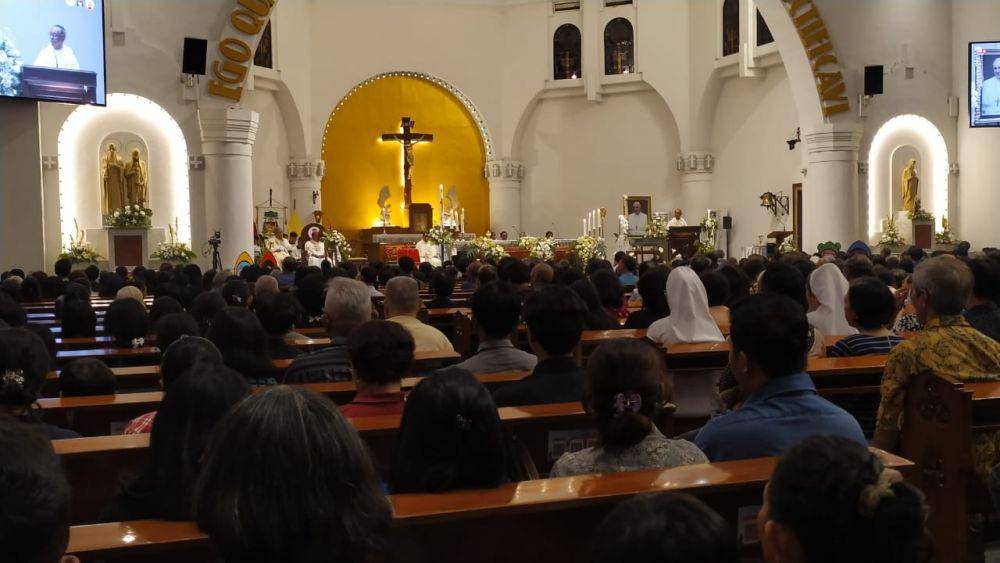 Misa requeim untuk doakan Paus Fransiskus. (IDN Times/Fariz Fardianto)