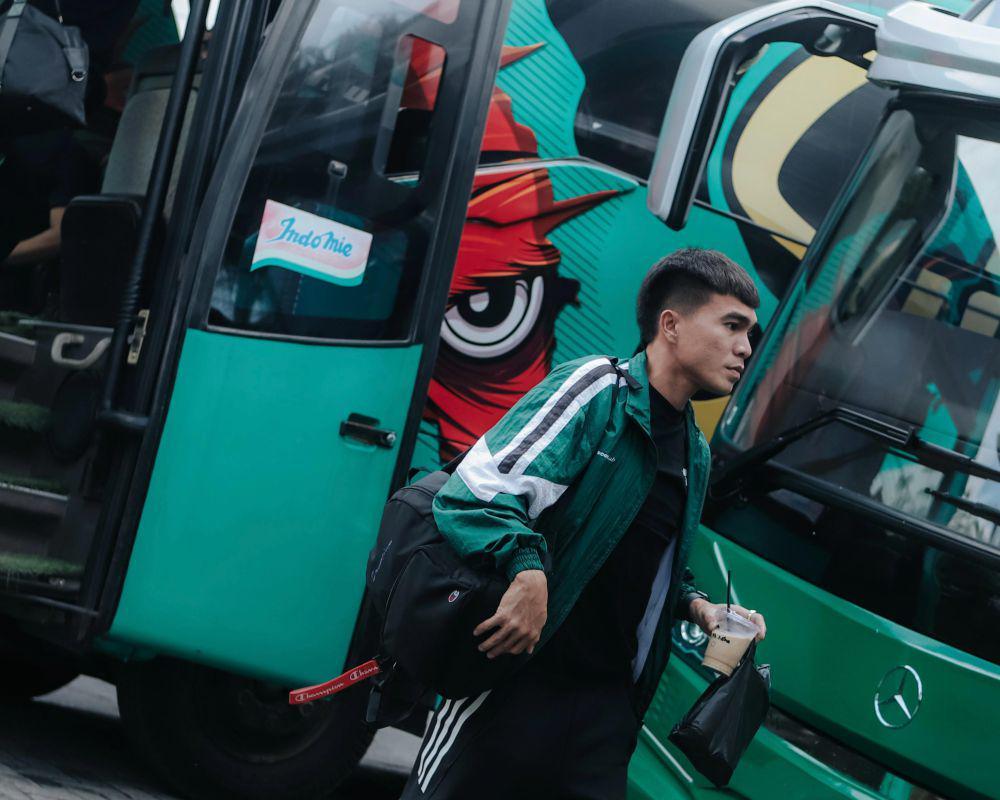 Pemain PSS, Paulo Sitanggang bertolak ke Bandung. (Dok. Tim Media PSS)