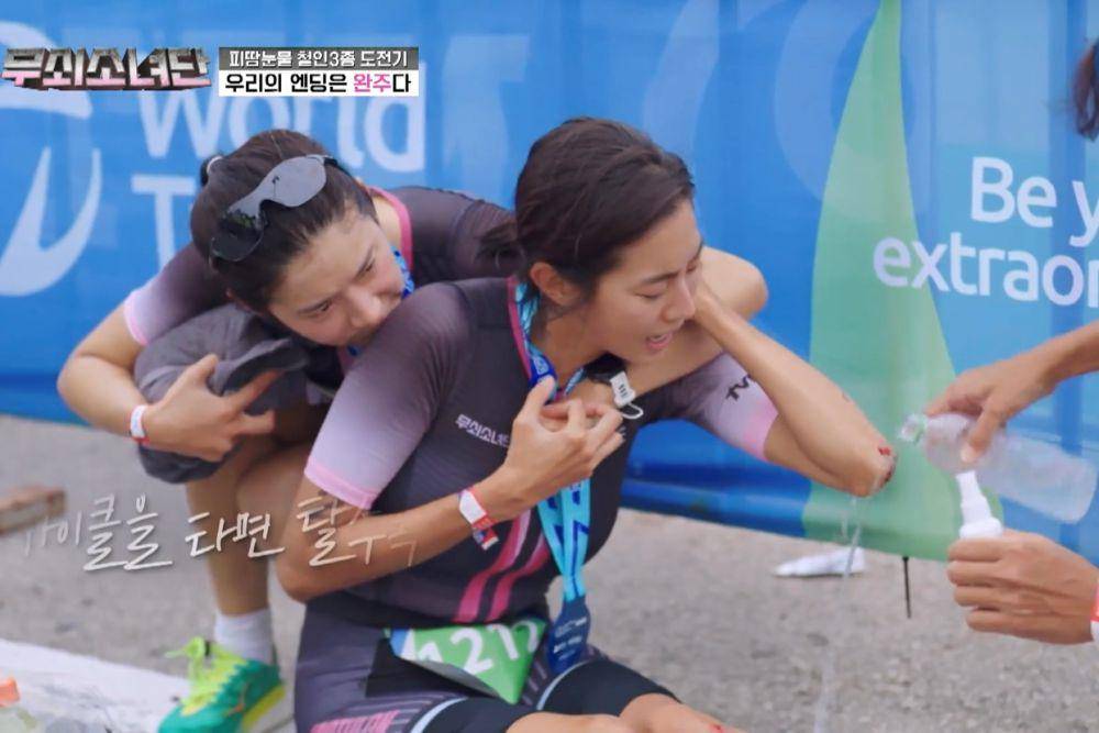 Park Ju Hyun dan Uee dalam variety show Iron Girls (dok. VIU/Iron Girls)