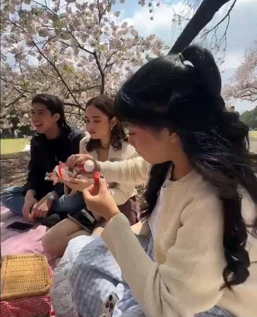 potret El Rumi liburan bersama Syifa Hadju dan keluarganya di Jepang (Instagram.com/shndihadju)