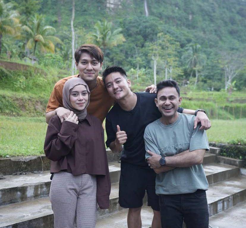 potret Lesti Kejora dan Rizky Billa mudik ke Cianjur (youtube.com/Leslar Entertainment)