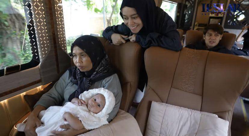 potret Lesti Kejora dan Rizky Billa mudik ke Cianjur (youtube.com/Leslar Entertainment)