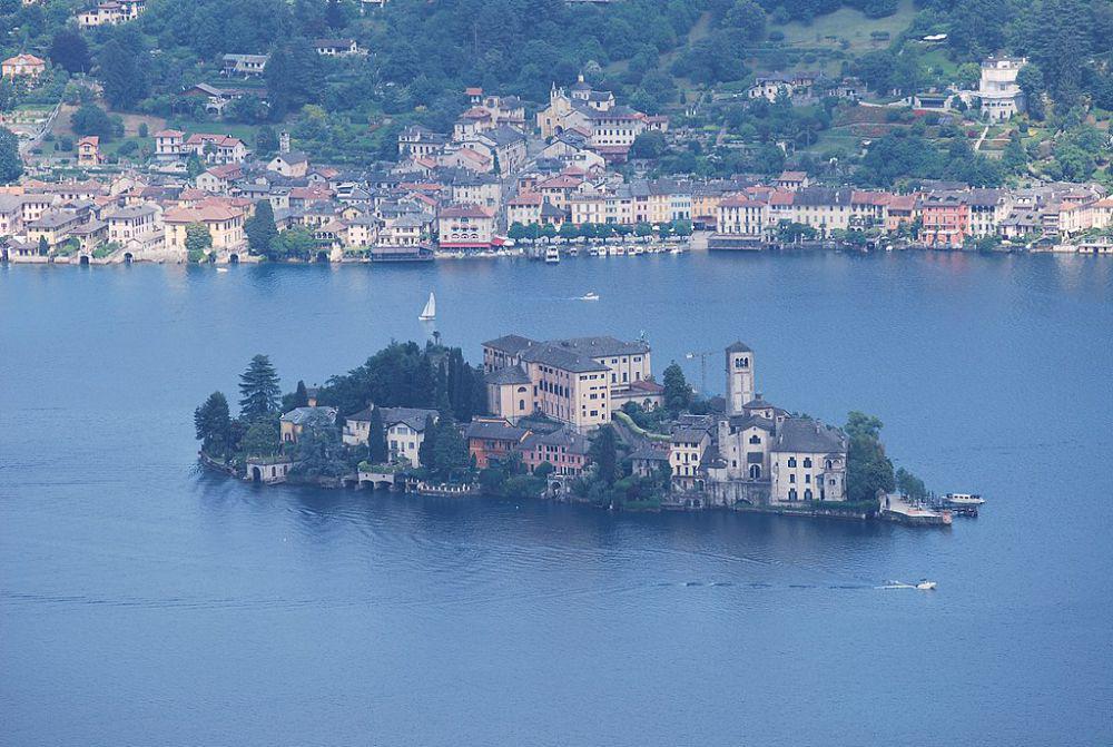 5 Fakta San Giulio, Pulau Unik di Tengah Danau Orta Italia