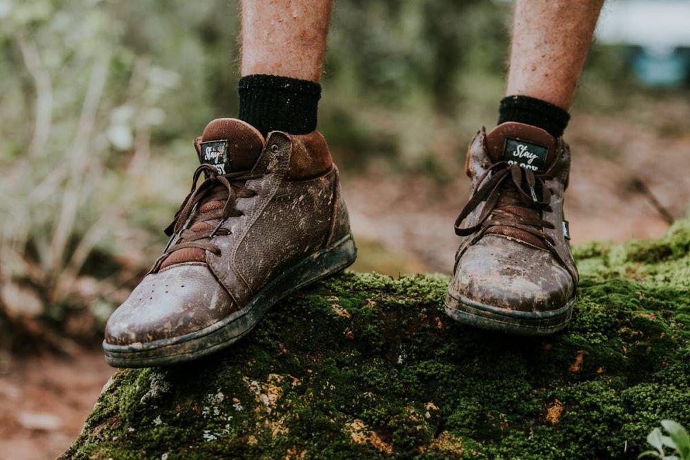 7 Perbedaan Sepatu Trekking dan Trail Run, Wajib Paham!