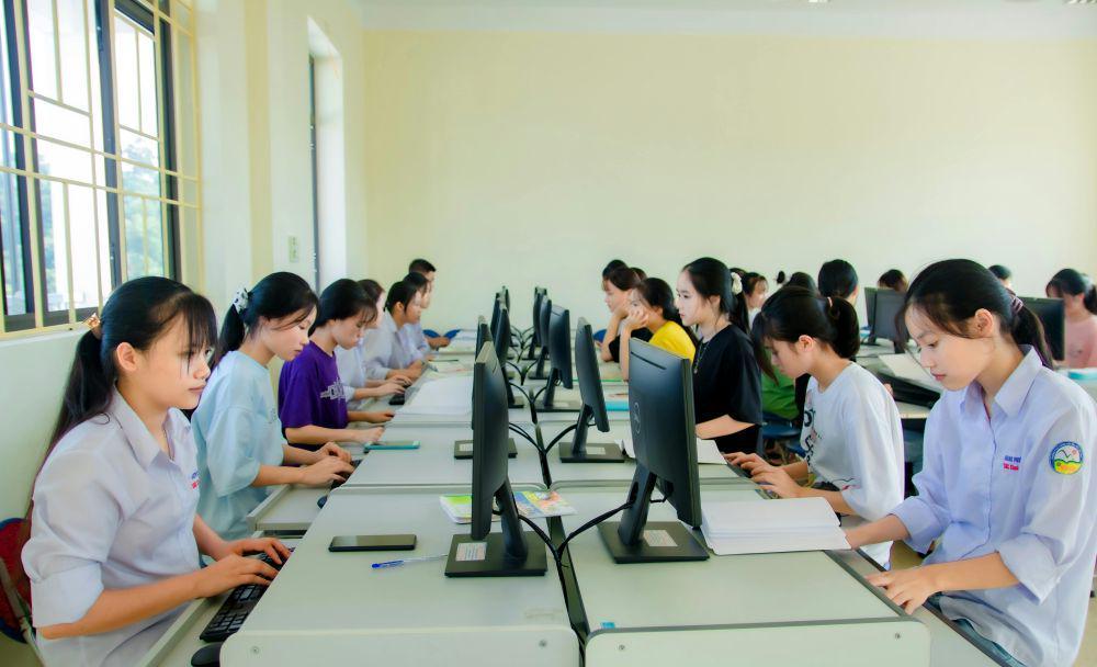Contoh Soal Ujian Sekolah Bahasa Indonesia Kelas 12