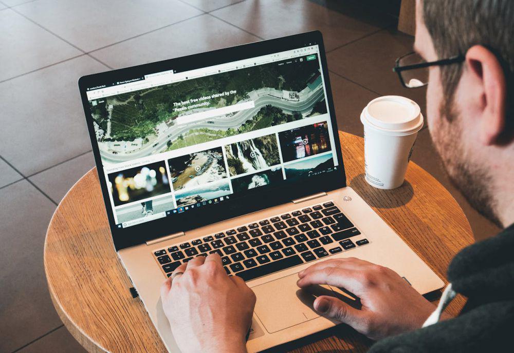 5 Jenis Layar Laptop yang Sering Digunakan, Kamu Pakai yang Mana?