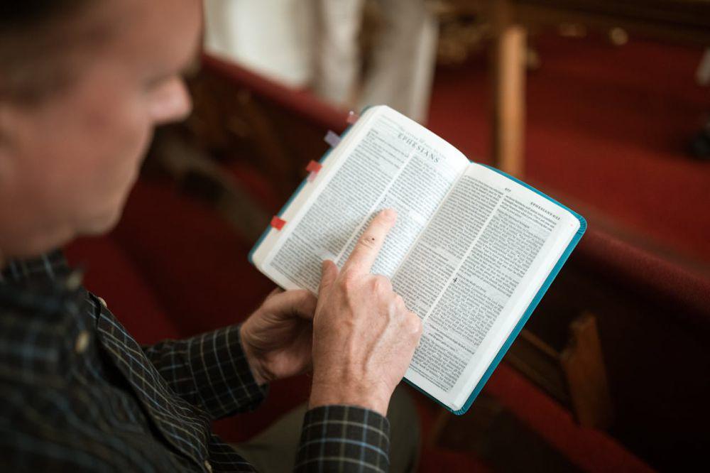 23 Ayat Alkitab Tentang Doa, Penuh Harap Pada Tuhan