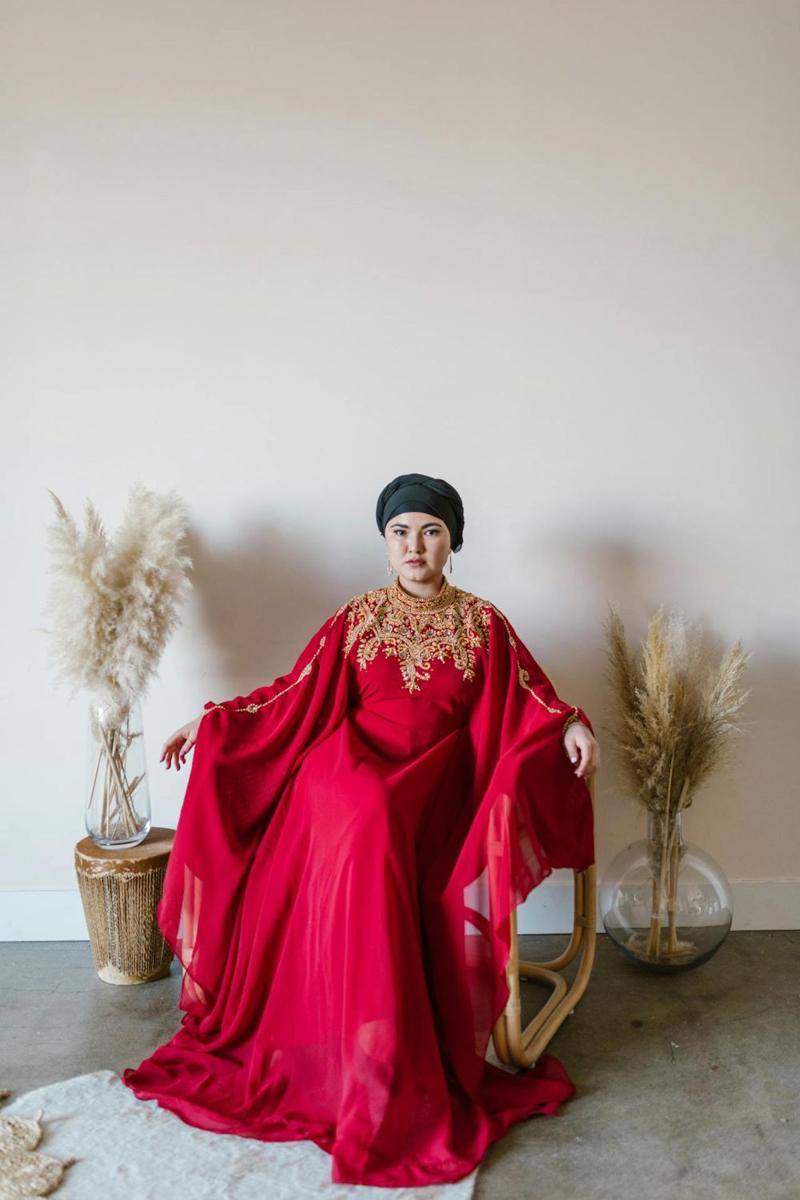 ilustrasi kaftan (pexels.com/RDNE Stock project)