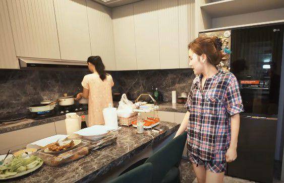 Dapur Ayu Ting Ting (youtube.com/@qissyoutv)