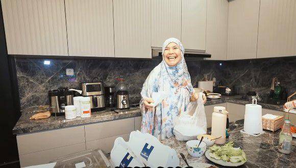 Dapur Ayu Ting Ting (youtube.com/@qissyoutv)