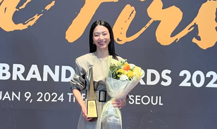 Potret Kim Shin Rok pemain di Tastefully Yours (Instagram/kimshinrock)